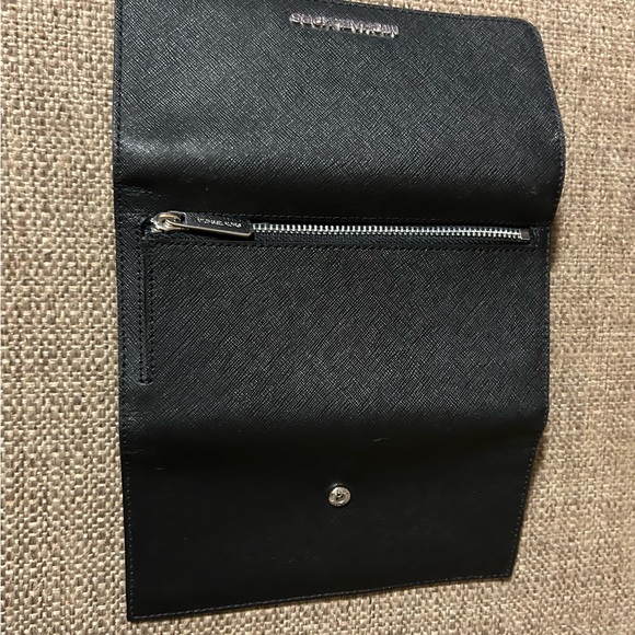 Michael Kors Black Key & Card Holder - Picture 3 of 4